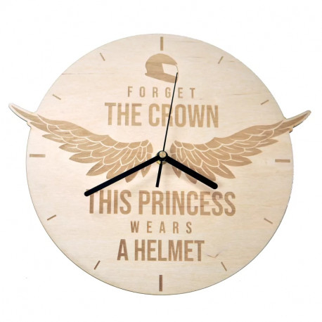 Forget the crown, this princess wears a helmet - dřevěné nástěnné hodiny s gravírováním