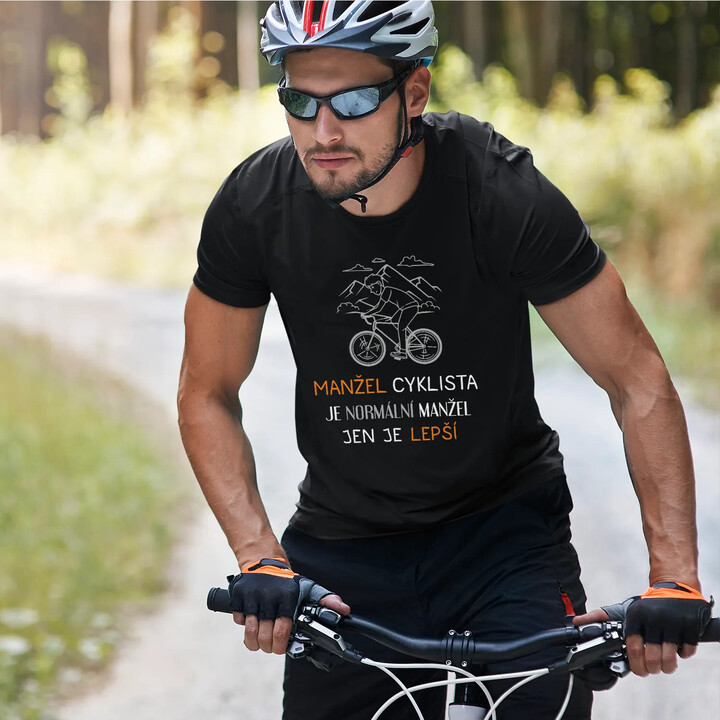 Manžel cyklista je normální manžel, jen je lepší - pánské tričko s potiskem