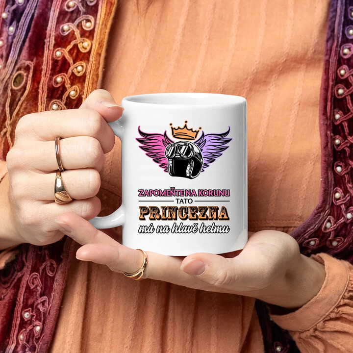 Zapomeňte na korunu - tato princezna má na hlavě helmu V2 - hrnek s potiskem