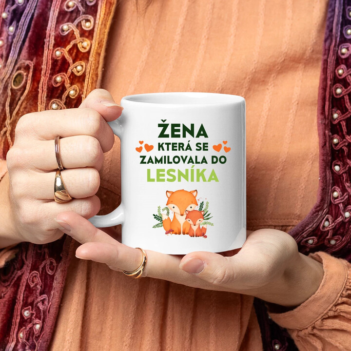 Žena, která se zamilovala do lesníka  - hrnek s potiskem