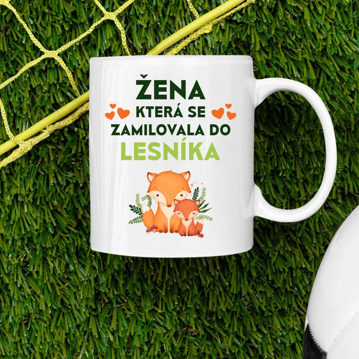 Žena, která se zamilovala do lesníka  - hrnek s potiskem