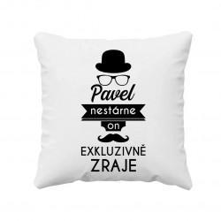 jméno. nestárne, on exkluzivně zraje - polštář s potiskem - personalizovaný produkt