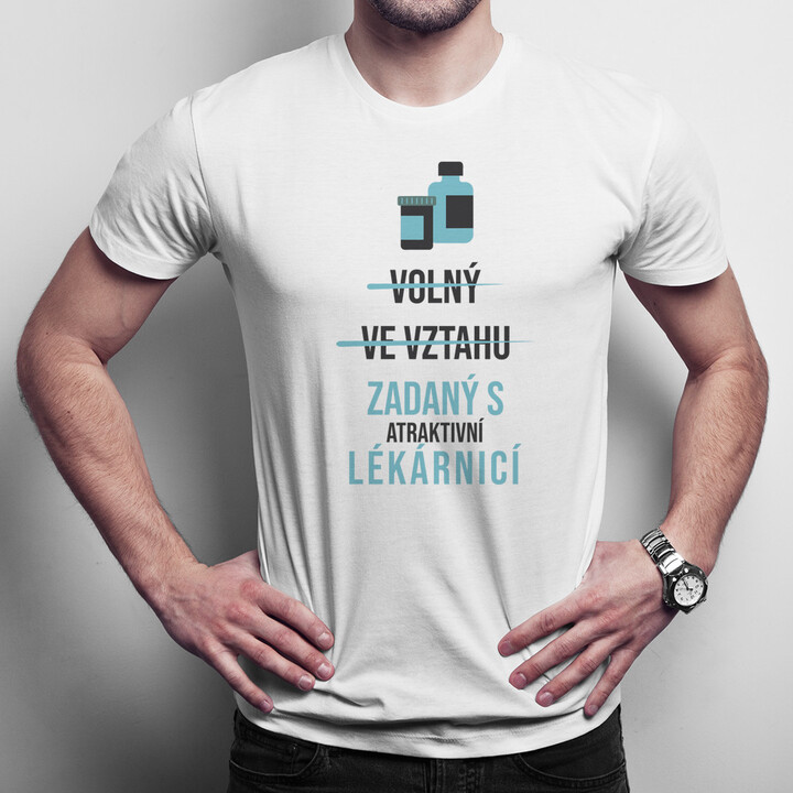 Zadaný s atraktivní lékárnicí - pánské tričko s potiskem