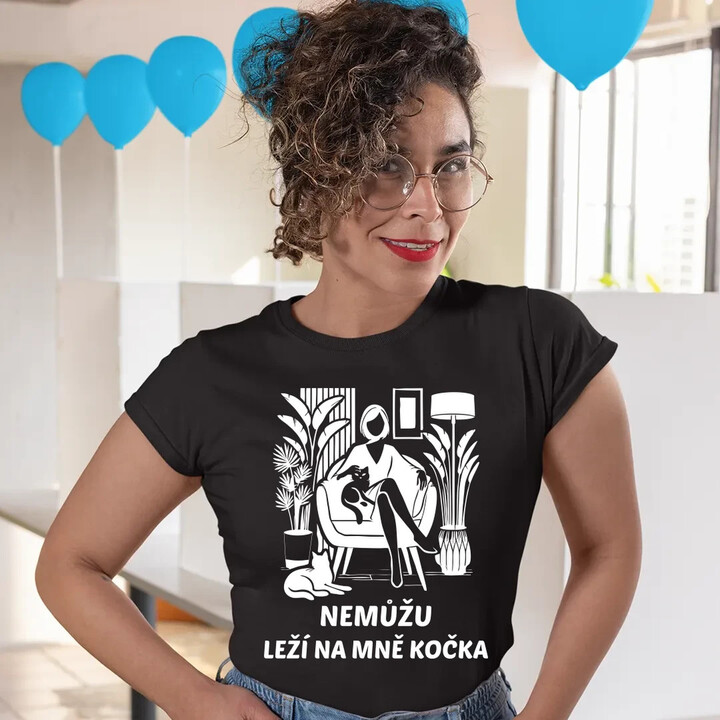 Nemůžu, leží na mně kočka - Žena  - dámské tričko s potiskem