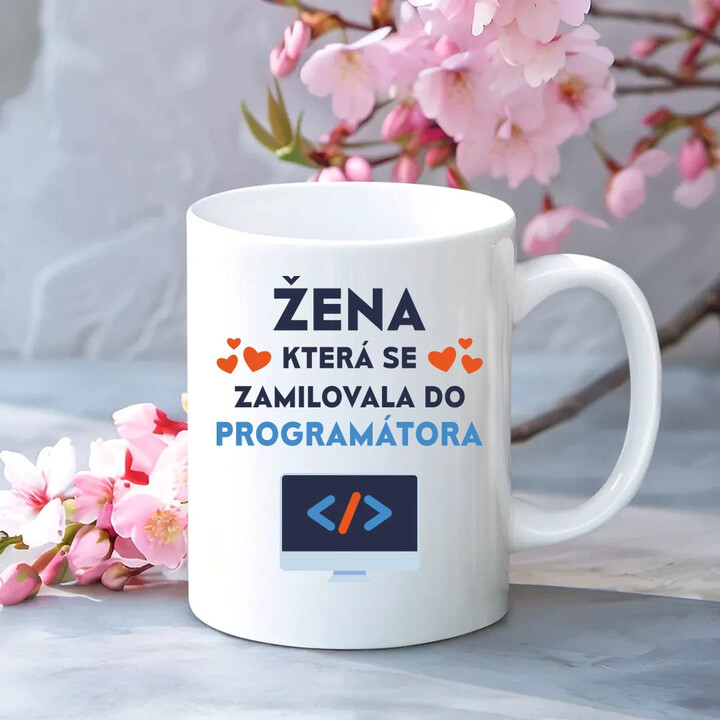 Žena, která se zamilovala do programátora - hrnek s potiskem