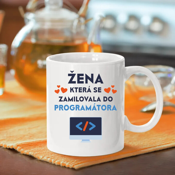 Žena, která se zamilovala do programátora - hrnek s potiskem
