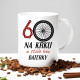 60 na krku a stále bez baterky - hrnek s potiskem