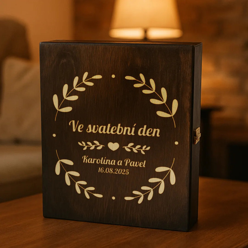 Ve svatební den (jména + datum) - gravírovaná krabička na víno s sklenicemi - personalizovaný produkt