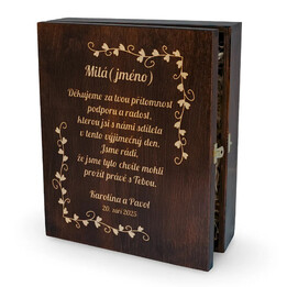 Milá (jméno) - děkujeme za tvou přítomnost - gravírovaná krabička na víno s sklenicemi - personalizovaný produkt