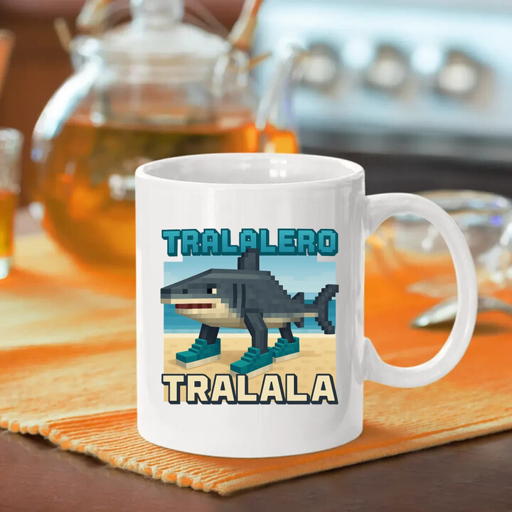 Tralalero Tralala - Italian Brainrot pro fanoušky Minecraftu - hrnek s potiskem