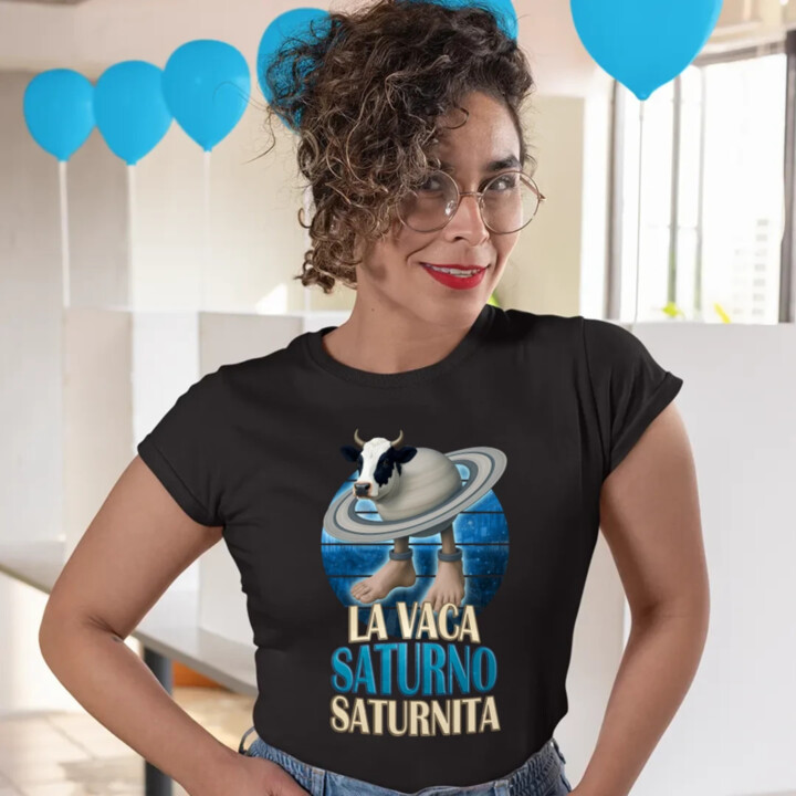 La Vaca Saturno Saturnita - Italian brainrot - kráva Saturn  - dámské tričko s potiskem