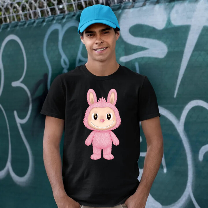 Plyšový Maskot Bubu Růžový - pánské tričko s potiskem pro fanoušky Labubu