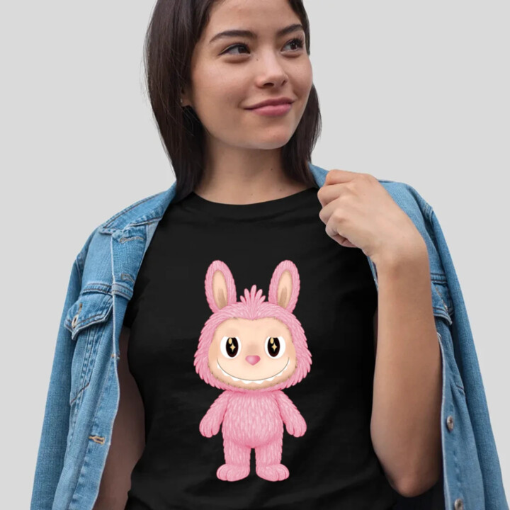 Plyšový Maskot Bubu Růžový  - dámské tričko s potiskem pro fanoušky Labubu