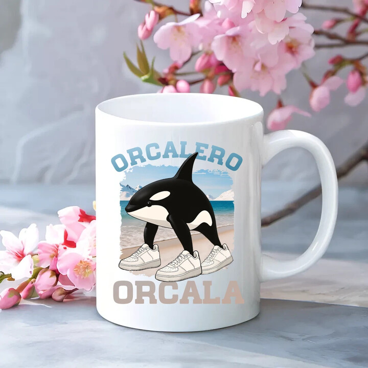 Orcalero Orcala - kosatka v botách - Italian Brainrot - hrnek s potiskem