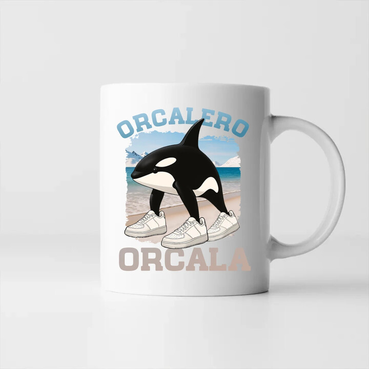 Orcalero Orcala - kosatka v botách - Italian Brainrot - hrnek s potiskem