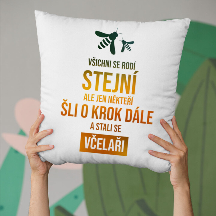 Všichni se rodí stejní - včelař - polštář