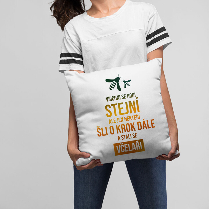 Všichni se rodí stejní - včelař - polštář