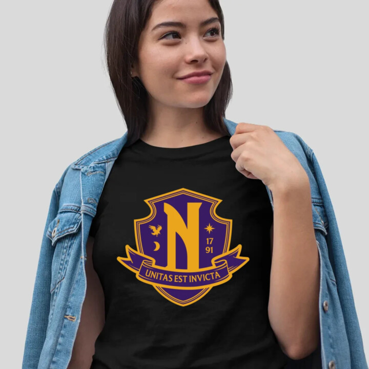 Unitas Est Invicta - Nevermore Academy  - dámské tričko s potiskem