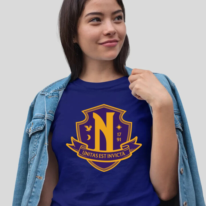 Unitas Est Invicta - Nevermore Academy  - dámské tričko s potiskem