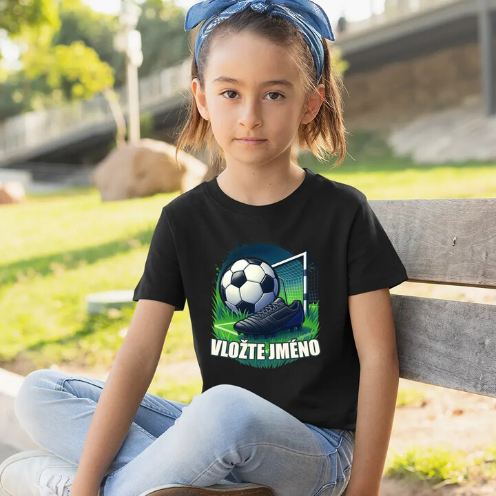 Fotbal (jméno) - míč a hřiště - dětské tričko s potiskem - personalizovaný produkt