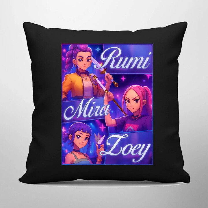 Rumi, Mira a Zoey - černý polštář s potiskem