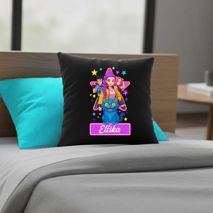 Rumi, Mira i Zoey - Huntrix - vložte jméno  - černý polštář s potiskem pro fanoušky kpop demon hunters - personalizovaný produkt