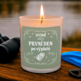 Voní jako první den po výplatě - vonná svíce s potiskem