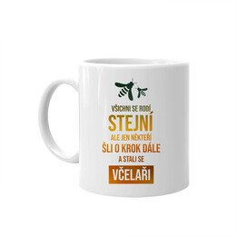 Všichni se rodí stejní - včelař - hrnek