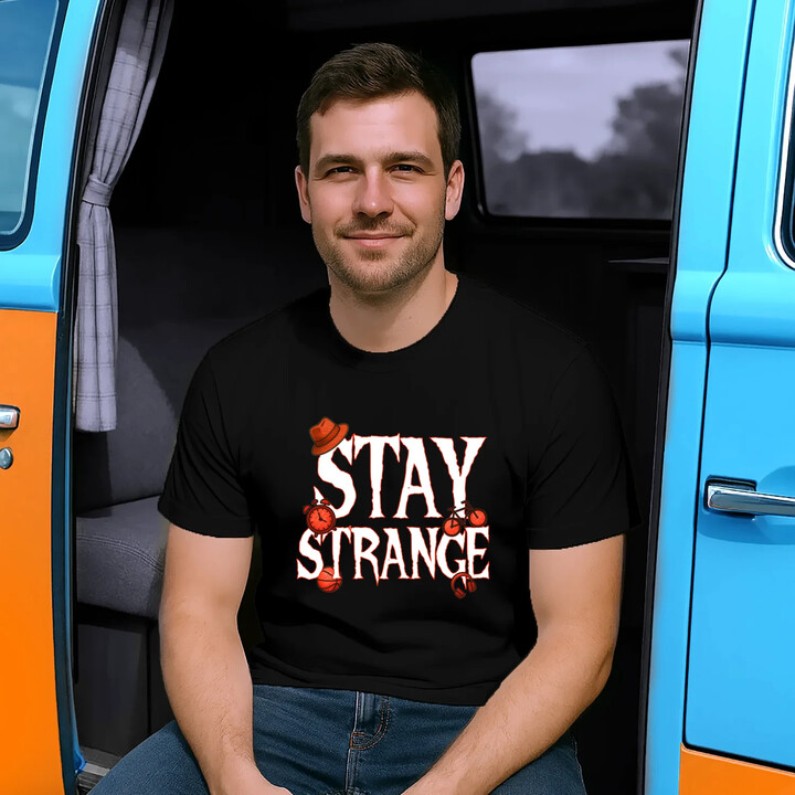 Stay strange - pro fanoušky seriálu Stranger Things - pánské tričko s potiskem