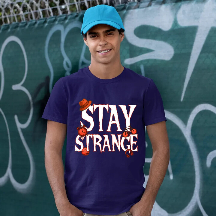 Stay strange - pro fanoušky seriálu Stranger Things - pánské tričko s potiskem