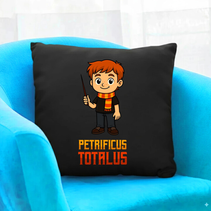 Petrificus Totalus - Ron Weasley - černý polštář s potiskem pro fanoušky série Harry Potter