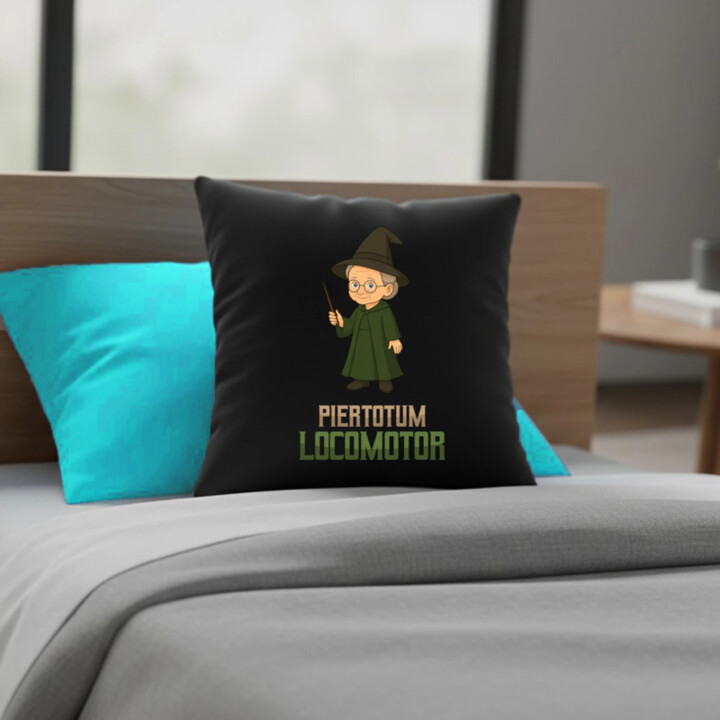 Piertotum Locomotor - Minerwa McGonagall - černý polštář s potiskem pro fanoušky série Harry Potter