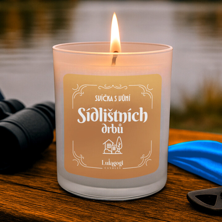 Svíčka s vůní sídlištních drbů - vonná svíce s potiskem pro sousedku