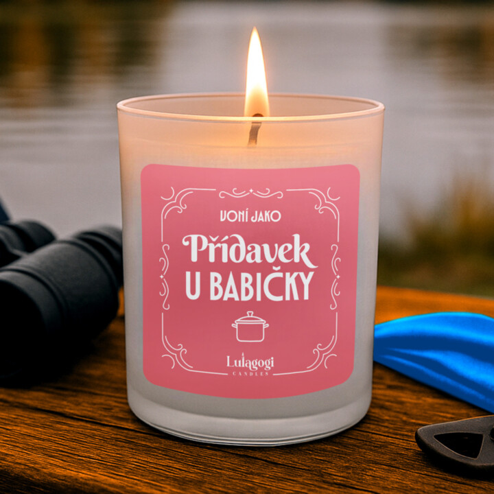 Voní jako přídavek u babičky - vonná svíce s potiskem pro babičku
