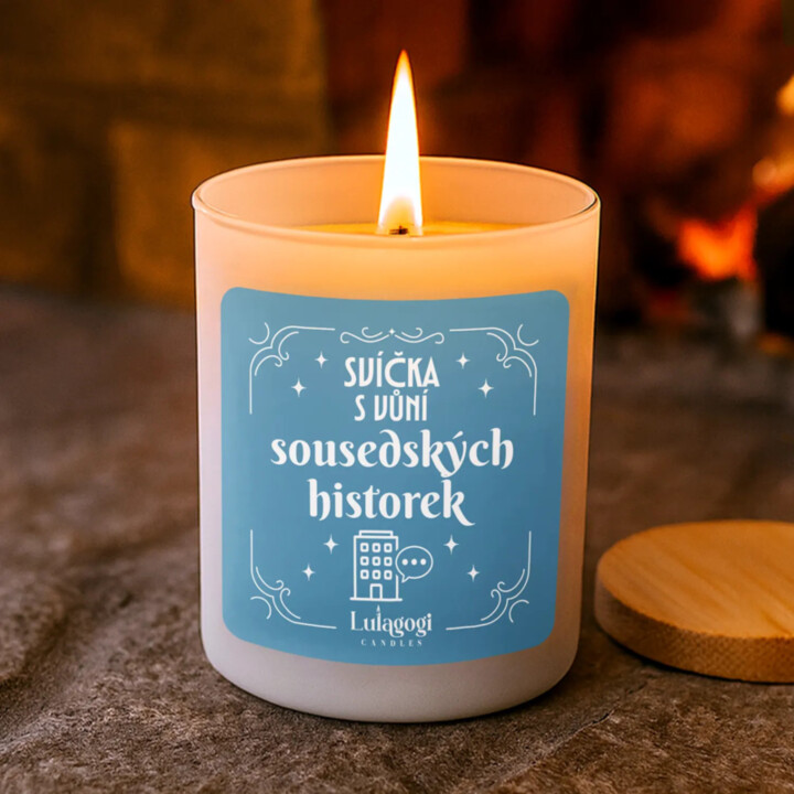 Svíčka s vůní sousedských historek - vonná svíce s potiskem