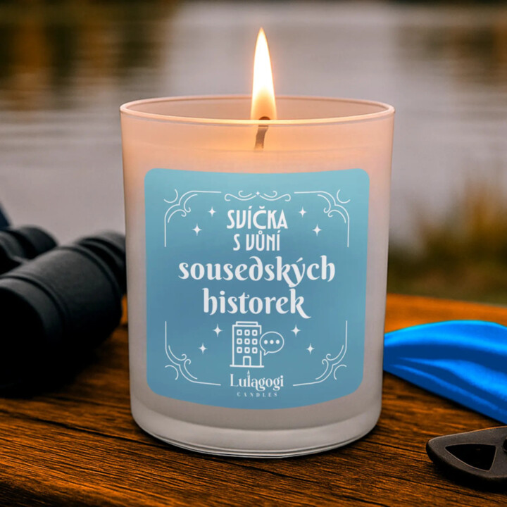 Svíčka s vůní sousedských historek - vonná svíce s potiskem