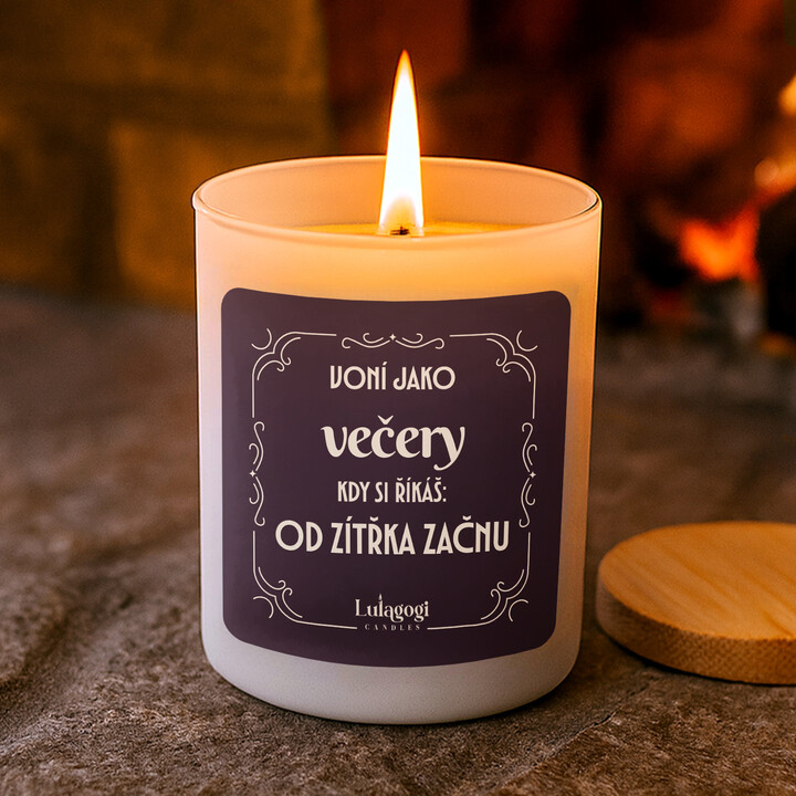 Voní jako večery, kdy si říkáš: od zítřka začnu - vonná svíčka jako dárek