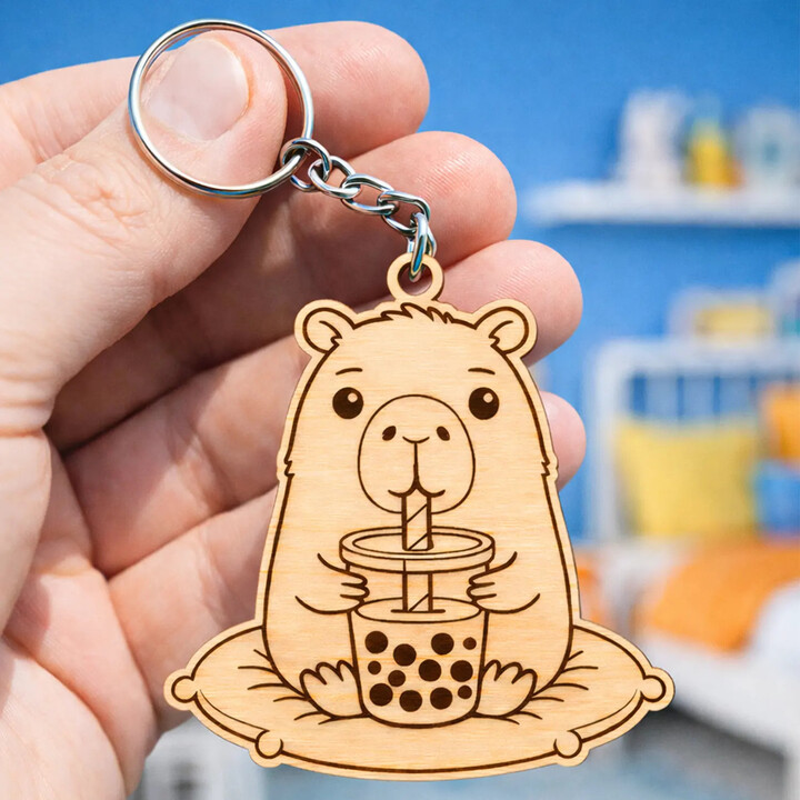 kapybara - bubble tea - dřevěný přívěsek na klíče s gravírováním