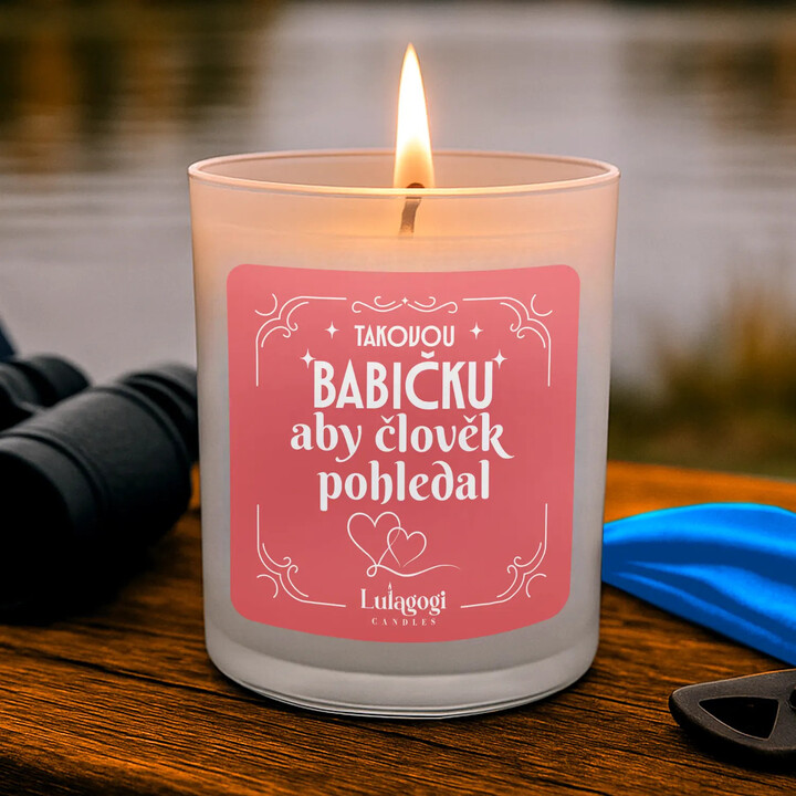 Takovou babičku aby člověk pohledal - vonná svíčka jako dárek
