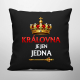 Královna je jen jedna - černý polštář s potiskem