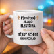 (Jméno) je jako elektřina - někdy kopne, někdy pohladí - hrnek s potiskem - personalizovaný produkt