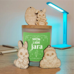 Sada svíčka s vůní jara + závěsné ozdoby jako dárek