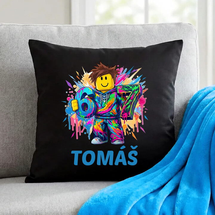 Six seven - 67 - jméno - inspirováno Robloxem - černý polštář s potiskem - personalizovaný produkt