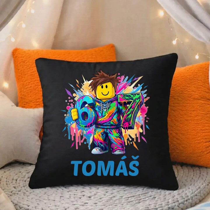 Six seven - 67 - jméno - inspirováno Robloxem - černý polštář s potiskem - personalizovaný produkt