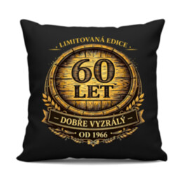 Limitovaná edice 60 let – dobře vyzrálý – od 1966 - černý polštář s potiskem