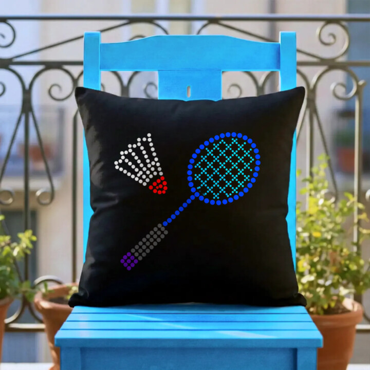 Badminton z teček - den tečky - černý polštář s potiskem
