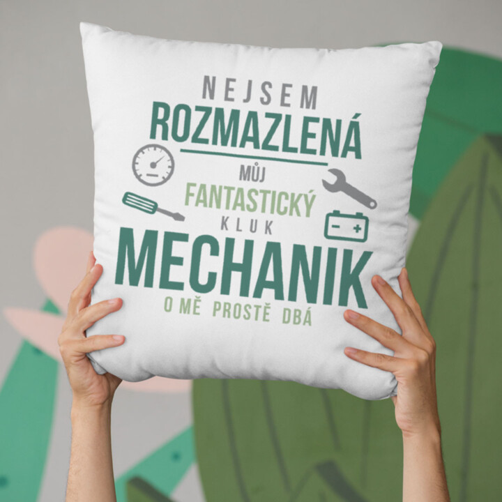 Mechanik o mě prostě dbá - polštář s potiskem