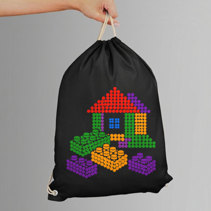 Domeček ze stavebnice z teček - den tečky - vak na záda s potiskem - inspirováno kostkami LEGO