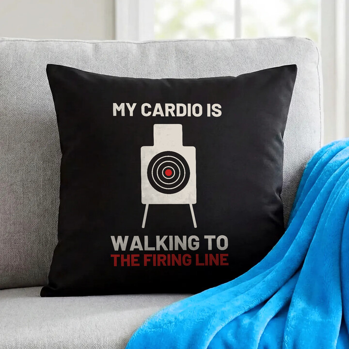 My cardio is walking to the firing line - černý polštář pro střelce