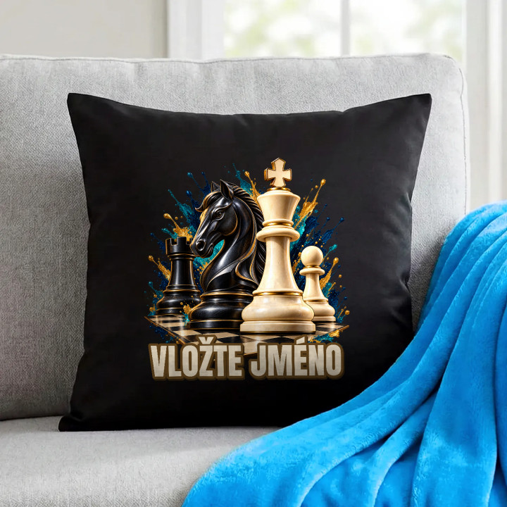 Šachy (jméno) - jezdec, král a pěšec - černý polštář s potiskem - personalizovaný produkt
